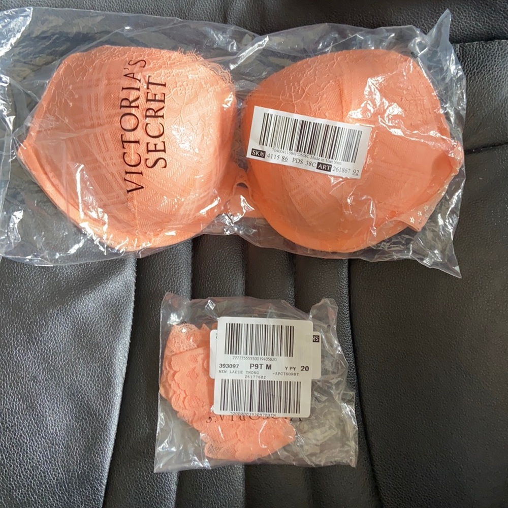 NWT Victoria Secret Bra & Matching Thong
